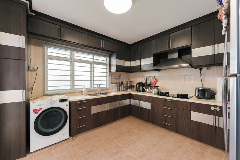 619 Choa Chu Kang North 7, 619 Choa Chu Kang North 7, 3 Bedrooms, 1,152 sqft, HDB Flat For Sale, by Stella Zhang, 500146107 - Kitchen - PropertyGuru.com.sg