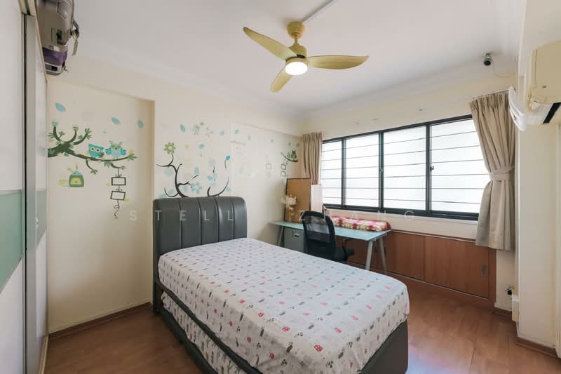 619 Choa Chu Kang North 7, 619 Choa Chu Kang North 7, 3 Bedrooms, 1,152 sqft, HDB Flat For Sale, by Stella Zhang, 500146107 - Bedroom - PropertyGuru.com.sg