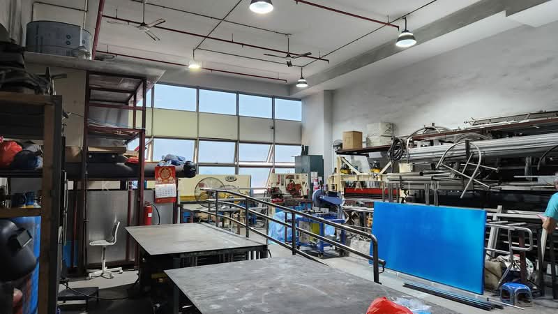 West Connect Building, 10 Buroh Street, 1,765 sqft, Factory / Workshop (B2) For Sale, by Kesang Labattu, 500146114 - Interior - CommercialGuru.com.sg