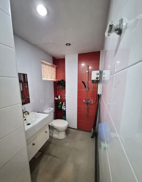 Bayshore Park, 52 Bayshore Road, 2 Bedrooms, 947 sqft, Condominium For Sale, by Wang Shirley, 500146121 - Bathroom - PropertyGuru.com.sg