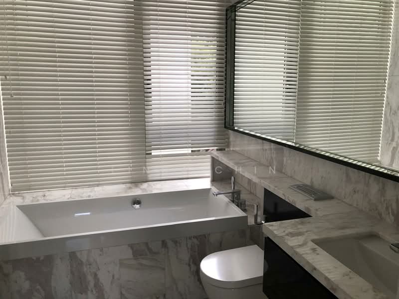 Marina Collection, 13 Cove Drive, 4 Bedrooms, 2,185 sqft, Condominium For Sale, by Linda Chin, 500146148 - Bathroom - PropertyGuru.com.sg