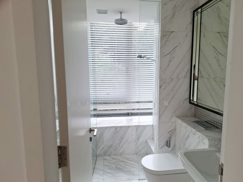 Marina Collection, 13 Cove Drive, 4 Bedrooms, 2,185 sqft, Condominium For Sale, by Linda Chin, 500146148 - Bathroom - PropertyGuru.com.sg