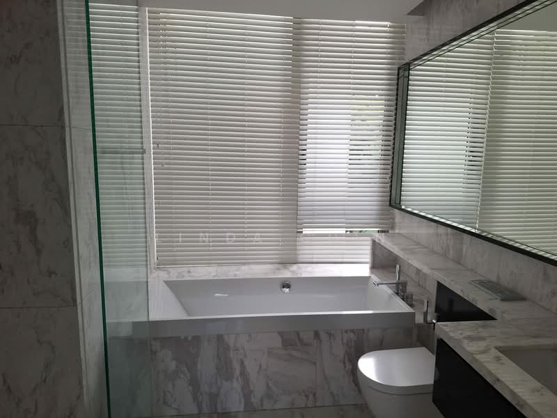 Marina Collection, 13 Cove Drive, 4 Bedrooms, 2,185 sqft, Condominium For Sale, by Linda Chin, 500146148 - Bathroom - PropertyGuru.com.sg