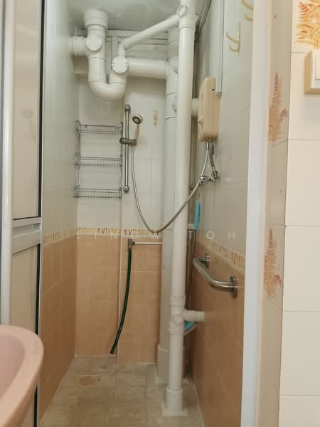 204 Toa Payoh North, 204 Toa Payoh North, 3 Bedrooms, 936 sqft, HDB Flat For Sale, by Linda Toh, 500146150 - Bathroom - PropertyGuru.com.sg