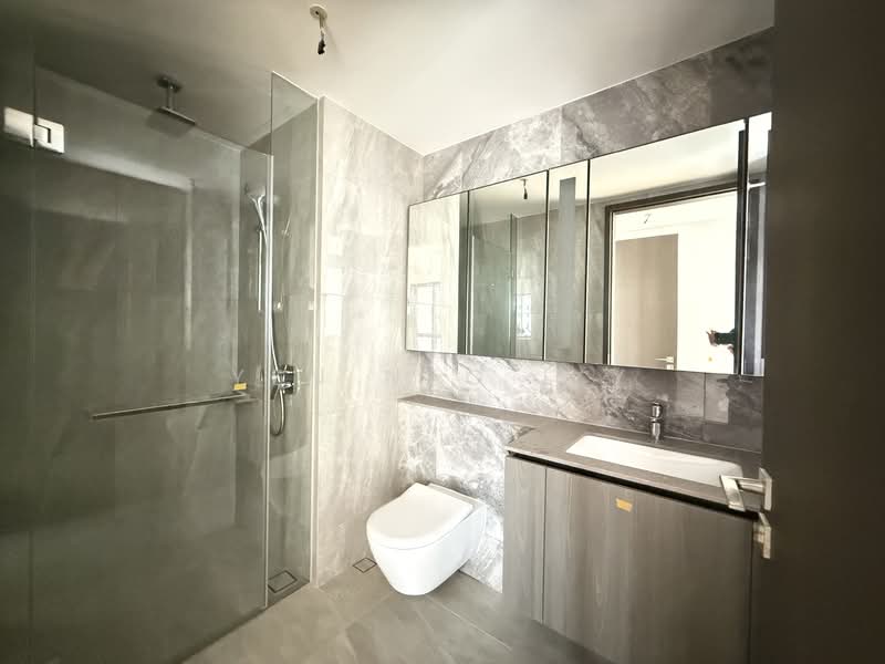 Piccadilly Grand, 3 Northumberland Road, 3 Bedrooms, 883 sqft, Condominium For Sale, by Yen Neo L Y, 500146152 - Master Bathroom - PropertyGuru.com.sg