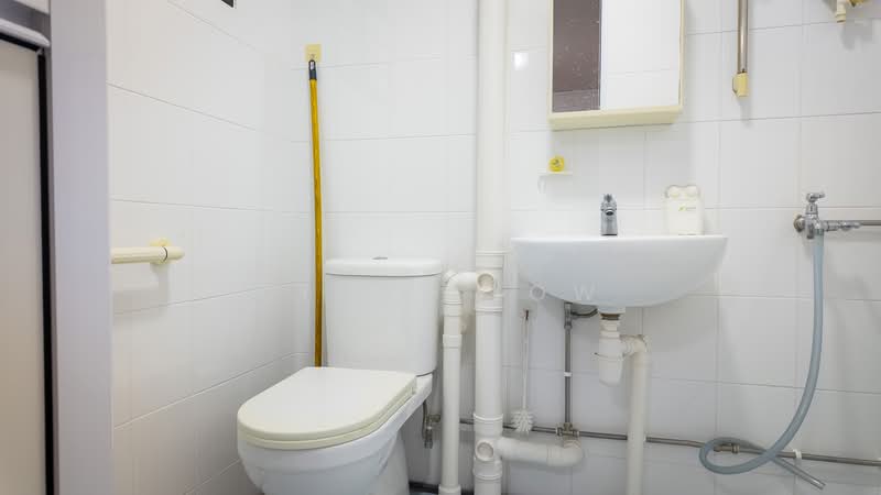 609 Yishun Street 61, 609 Yishun Street 61, 3 Bedrooms, 904 sqft, HDB Flat For Sale, by Cindy Low, 500146167 - Bathroom - PropertyGuru.com.sg