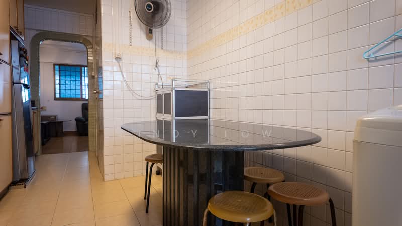 609 Yishun Street 61, 609 Yishun Street 61, 3 Bedrooms, 904 sqft, HDB Flat For Sale, by Cindy Low, 500146167 - Kitchen - PropertyGuru.com.sg