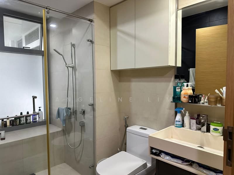 Silversea, , 3 Bedrooms, 1,496 sqft, Condominium For Sale, by Angeline Lim, 500146170 - Bathroom - PropertyGuru.com.sg