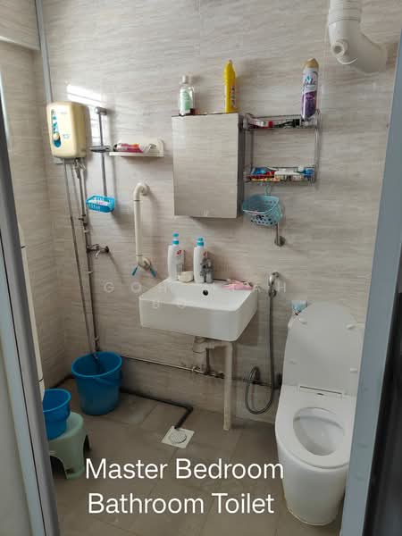938 Tampines Avenue 5, 938 Tampines Avenue 5, 3 Bedrooms, 1,528 sqft, HDB Flat For Rent, by Goh Miah Boon, 500146183 - Bathroom - PropertyGuru.com.sg