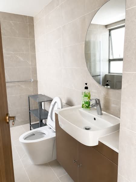 The Bayshore, 22 Bayshore Road, 2 Bedrooms, 926 sqft, Condominium For Rent, by Fei Fong, 500146192 - Bathroom - PropertyGuru.com.sg