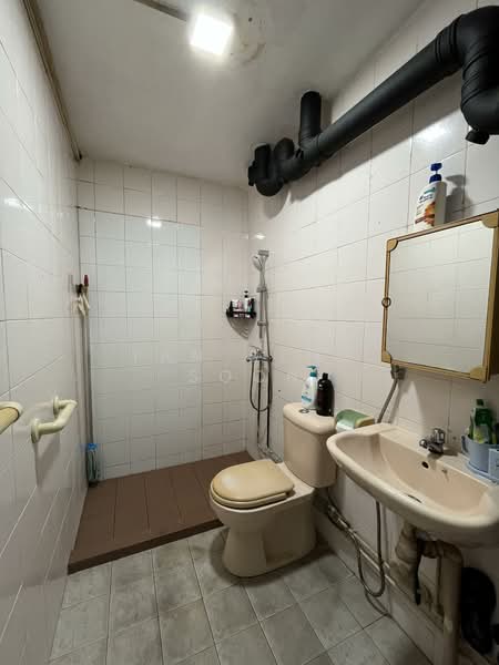 740 Woodlands Circle, 740 Woodlands Circle, 3 Bedrooms, 1,313 sqft, HDB Flat For Sale, by Tan Seng Soon, 500146214 - Kitchen Bathroom - PropertyGuru.com.sg
