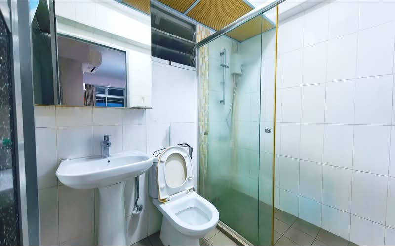 512A Yishun Street 51, 512A Yishun Street 51, 3 Bedrooms, 1,001 sqft, HDB Flat For Sale, by Eleen Seah, 500146218 - Bathroom - PropertyGuru.com.sg