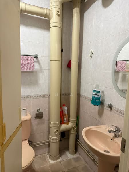 658A Jurong West Street 65, 658A Jurong West Street 65, 3 Bedrooms, 1,205 sqft, HDB Flat For Sale, by Cynthia TAN, 500146219 - Bathroom - PropertyGuru.com.sg