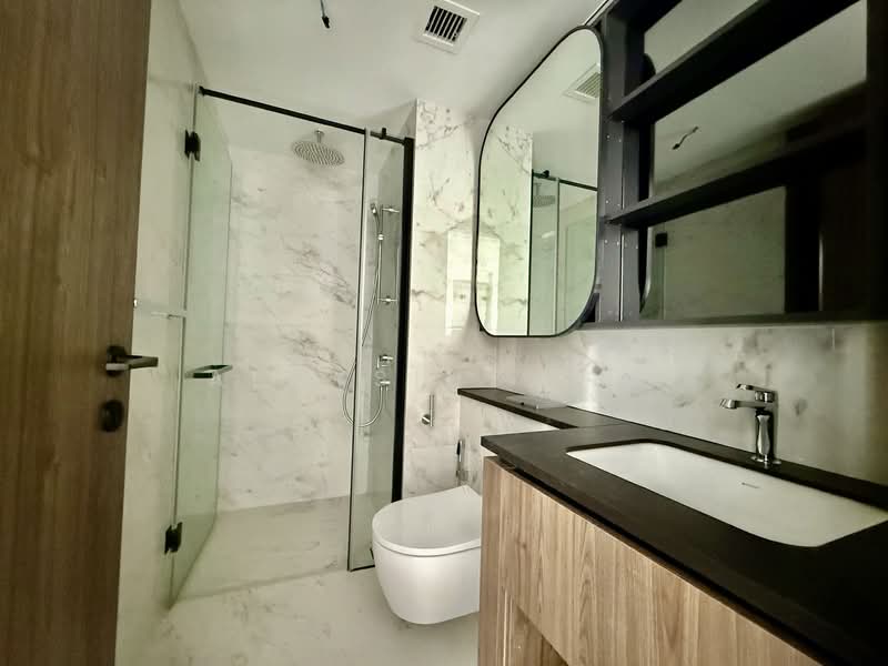 Sceneca Residence, 26 Tanah Merah Kechil Link, 2 Bedrooms, 689 sqft, Condominium For Sale, by Aloysius Lim, 500146223 - Bathroom - PropertyGuru.com.sg