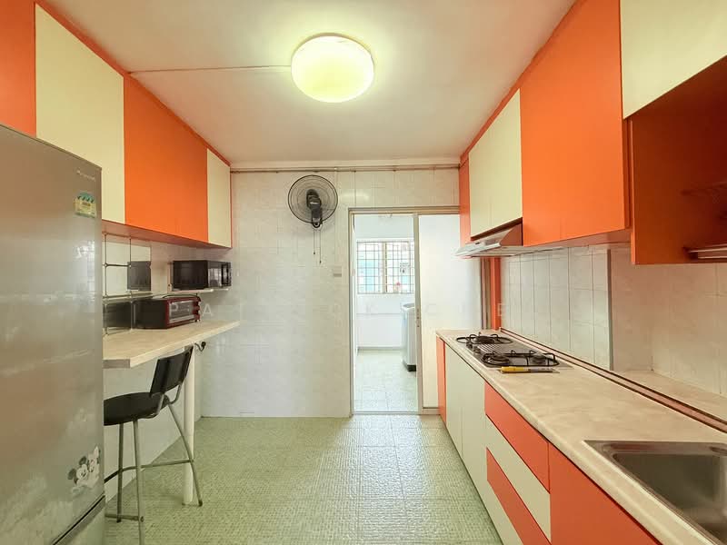 156 Lorong 1 Toa Payoh, 156 Lorong 1 Toa Payoh, 3 Bedrooms, 1,087 sqft, HDB Flat For Sale, by Patrick Chee, 500146231 - Kitchen - PropertyGuru.com.sg