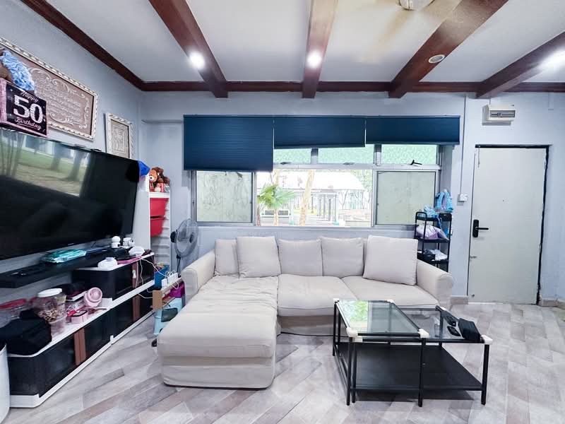 247 Compassvale Road, 247 Compassvale Road, 3 Bedrooms, 914 sqft, HDB Flat For Sale, by Lin Tan, 500146238 - Living Room - PropertyGuru.com.sg
