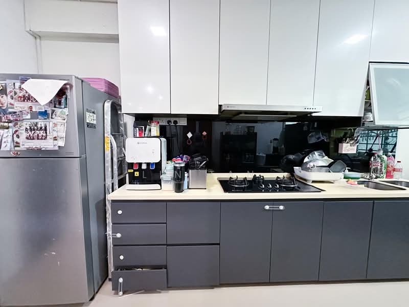 247 Compassvale Road, 247 Compassvale Road, 3 Bedrooms, 914 sqft, HDB Flat For Sale, by Lin Tan, 500146238 - Kitchen - PropertyGuru.com.sg