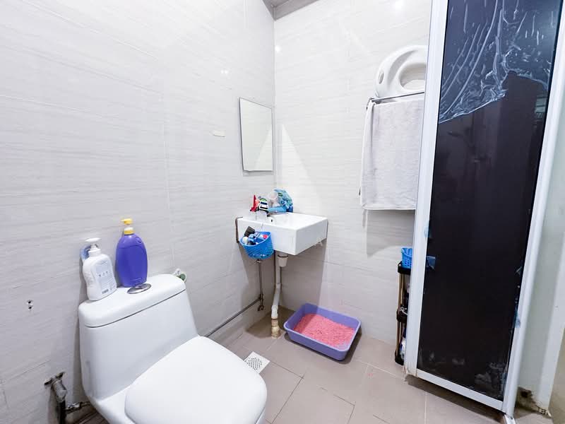 247 Compassvale Road, 247 Compassvale Road, 3 Bedrooms, 914 sqft, HDB Flat For Sale, by Lin Tan, 500146238 - Bathroom - PropertyGuru.com.sg