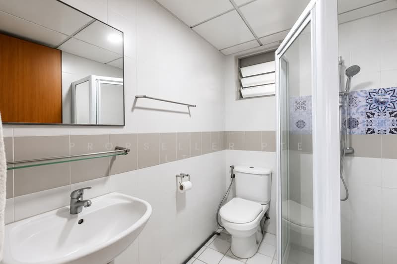 301A Punggol Central, 301A Punggol Central, 3 Bedrooms, 1,012 sqft, HDB Flat For Sale, by Kelly Tan, 500146248 - Bathroom - PropertyGuru.com.sg