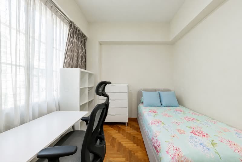 Eastwood Green, 10 Eastwood Road, 3 Bedrooms, 1,173 sqft, Condominium For Sale, by Kelly Tan, 500146263 - Bedroom - PropertyGuru.com.sg