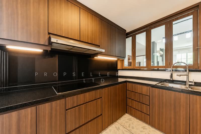 Eastwood Green, 10 Eastwood Road, 3 Bedrooms, 1,173 sqft, Condominium For Sale, by Kelly Tan, 500146263 - Kitchen - PropertyGuru.com.sg