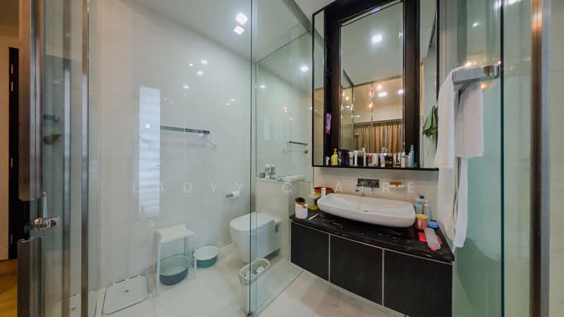 The Cape, 25 Amber Road, 1 Bedroom, 657 sqft, Apartment For Sale, by Ladyy Claire, 500146268 - Bathroom - PropertyGuru.com.sg