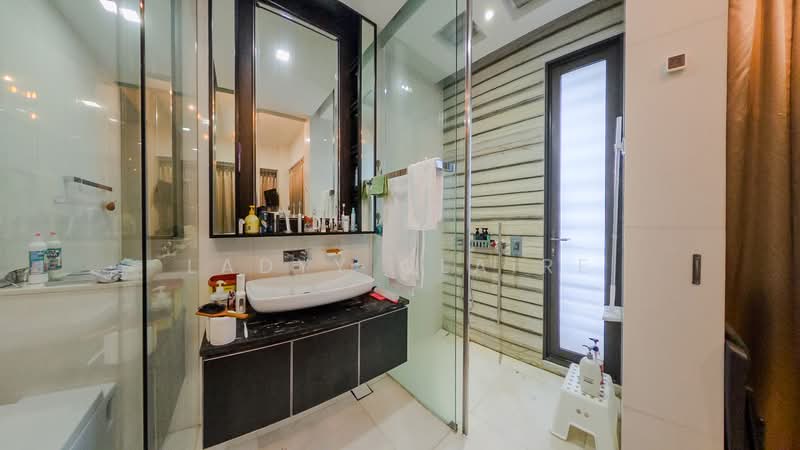 The Cape, 25 Amber Road, 1 Bedroom, 657 sqft, Apartment For Sale, by Ladyy Claire, 500146268 - Bathroom - PropertyGuru.com.sg