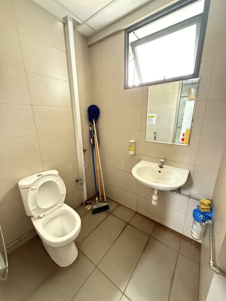 T-Space, 1 Tampines North Drive 1, 2,195 sqft, Factory / Workshop (B2) For Sale, by Joe Tay, 500146271 - Bathroom - CommercialGuru.com.sg