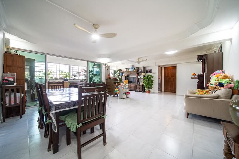 162 Tampines Street 12, 162 Tampines Street 12, 3 Bedrooms, 1,432 sqft, HDB Flat For Sale, by CHIA HOE YIN, 500146279 - Living Room - PropertyGuru.com.sg