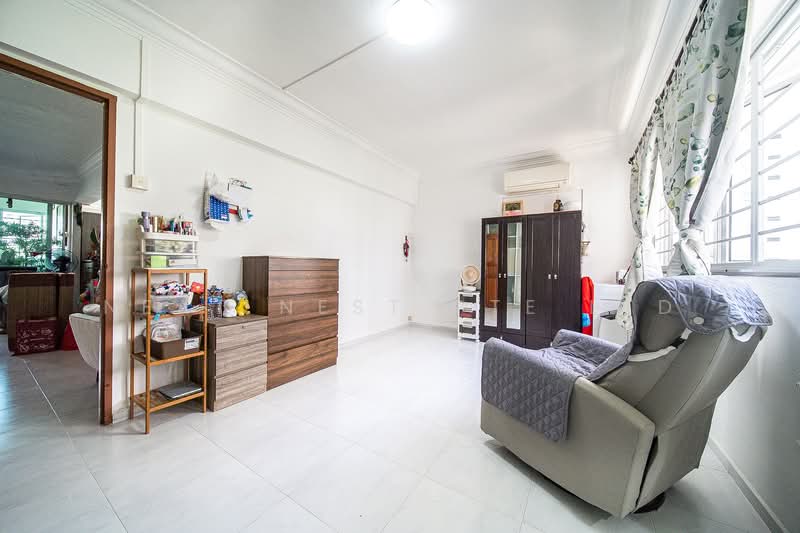 162 Tampines Street 12, 162 Tampines Street 12, 3 Bedrooms, 1,432 sqft, HDB Flat For Sale, by CHIA HOE YIN, 500146279 - Master Bedroom - PropertyGuru.com.sg