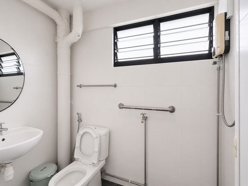 454 Tampines Street 42, 454 Tampines Street 42, 4 Bedrooms, 1,615 sqft, HDB Flat For Sale, by Nizam Adli Saparin, 500146283 - Bathroom 2 - PropertyGuru.com.sg