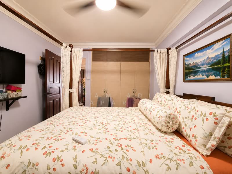 454 Tampines Street 42, 454 Tampines Street 42, 4 Bedrooms, 1,615 sqft, HDB Flat For Sale, by Nizam Adli Saparin, 500146283 - Master Bedroom - PropertyGuru.com.sg