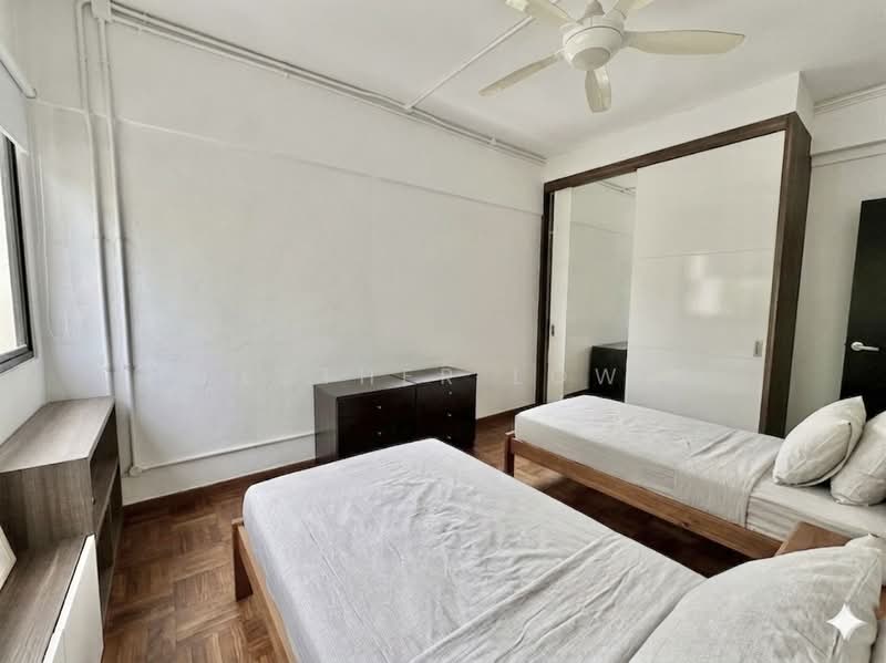 Neptune Court, 1 Marine Vista, 3 Bedrooms, 1,637 sqft, Apartment For Sale, by Esther Low, 500146301 - Common bedroom - PropertyGuru.com.sg