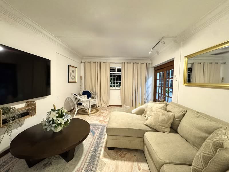 764 Choa Chu Kang North 5, 764 Choa Chu Kang North 5, 4 Bedrooms, 1,550 sqft, HDB Flat For Sale, by Karen Cheng, 500146304 - Living Room - PropertyGuru.com.sg