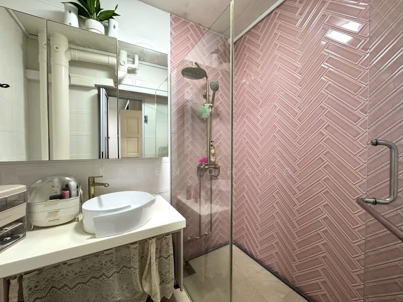 764 Choa Chu Kang North 5, 764 Choa Chu Kang North 5, 4 Bedrooms, 1,550 sqft, HDB Flat For Sale, by Karen Cheng, 500146304 - Bathroom - PropertyGuru.com.sg