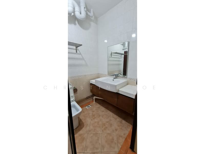 3 Joo Chiat Road, 3 Joo Chiat Road, 2 Bedrooms, 807 sqft, HDB Flat For Sale, by Christine Hoe, 500146310 - Bathroom - PropertyGuru.com.sg