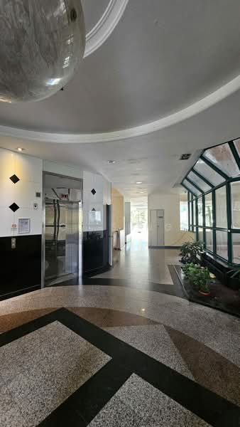 Urgent Sale Paya Lebar MRT Sims Ave 3+1 Bed 3 Bath High Floor Unblocked, , 3 Bedrooms, 1,249 sqft, Condominium For Sale, by CD Sung, 500146313 - Lobby - PropertyGuru.com.sg