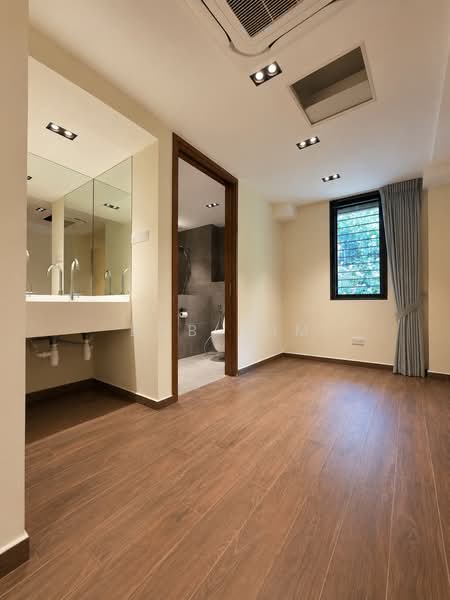 Dempsey Hill, , 4 Bedrooms, 6,188 sqft, Good Class Bungalow For Rent, by Bob Hum, 500146357 - Bathroom - PropertyGuru.com.sg