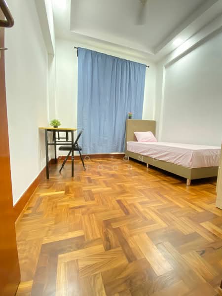 Parc Oasis, 39 Jurong East Avenue 1, 3 Bedrooms, 1,228 sqft, Condominium For Sale, by Yeo Tong Boon, 500146361 - Bedroom - PropertyGuru.com.sg