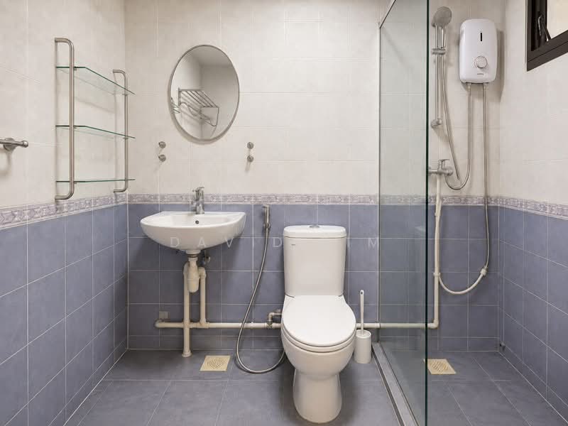 686D Choa Chu Kang Crescent, , 3 Bedrooms, 1,184 sqft, HDB Flat For Sale, by David Sim, 500146363 - Master Bathroom - Now - PropertyGuru.com.sg