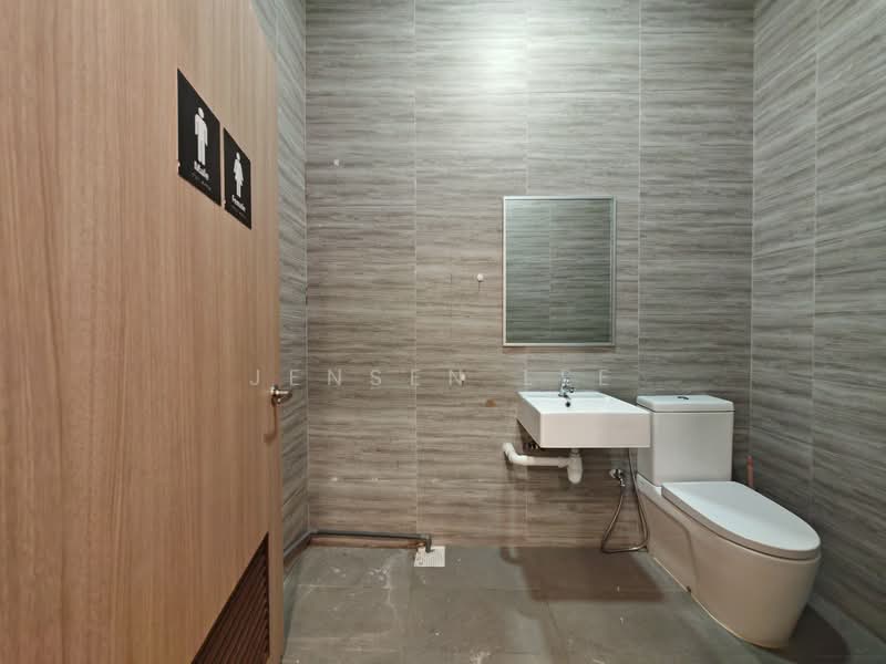 Interlocal Centre, 100G Pasir Panjang Road, Buona Vista / West Coast / Clementi New Town, 1,726 sqft, Light Industrial (B1) For Rent, by Jensen Lee, 500146365 - Bathroom - CommercialGuru.com.sg