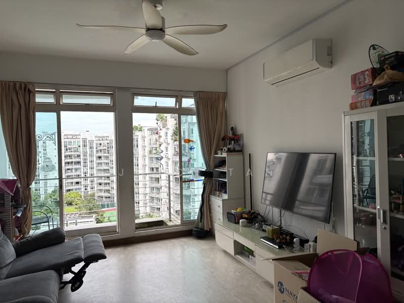 Hillington Green, 47 Hillview Avenue, 3 Bedrooms, 1,356 sqft, Condominium For Rent, by Joyce Tan, 500146368 - Living Room - PropertyGuru.com.sg