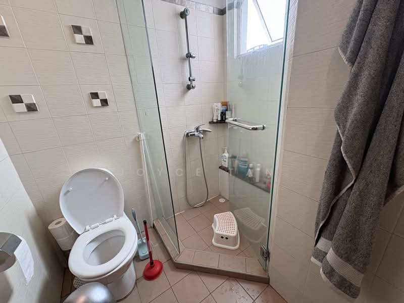 Hillington Green, 47 Hillview Avenue, 3 Bedrooms, 1,356 sqft, Condominium For Rent, by Joyce Tan, 500146368 - Bathroom - PropertyGuru.com.sg