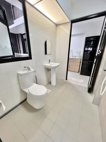 131B Canberra Crescent, 131B Canberra Crescent, 1 Bedroom, 506 sqft, HDB Flat For Rent, by Caline Chai, 500146370 - Bathroom - PropertyGuru.com.sg