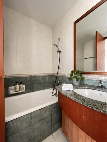 The Rivervale, 7 Rivervale Link, Room Rental, 1,350 sqft, Condominium For Rent, by Jihardi, 500146381 - Master Bedroom 3 Full Bath - PropertyGuru.com.sg