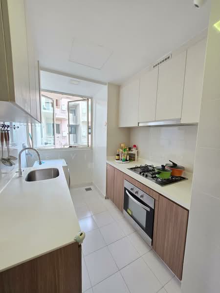 Watercolours, 35 Pasir Ris Link, 4 Bedrooms, 1,873 sqft, Executive Condominium For Sale, by Kelvin Cheng 郑家俊, 500146383 - Kitchen - PropertyGuru.com.sg
