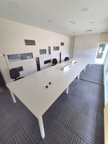 shift in condition unit for rent (beach road)!, , 1,097 sqft, Office For Rent, by Joel Yong, 500146387 - CommercialGuru.com.sg