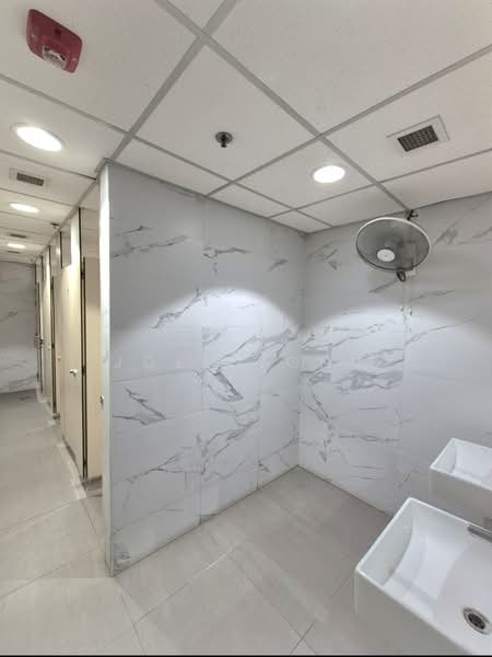 shift in condition unit for rent (beach road)!, , 1,097 sqft, Office For Rent, by Joel Yong, 500146387 - CommercialGuru.com.sg
