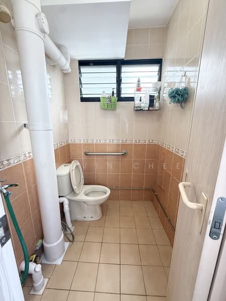 49 Dorset Road, 49 Dorset Road, 2 Bedrooms, 732 sqft, HDB Flat For Sale, by Melvin Chee, 500146392 - Bathroom - PropertyGuru.com.sg