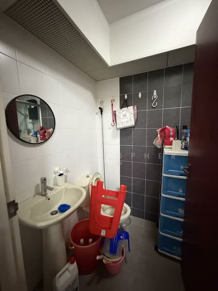 18D Holland Drive, 18D Holland Drive, 3 Bedrooms, 990 sqft, HDB Flat For Sale, by Christopher Yap, 500146395 - Bathroom - PropertyGuru.com.sg
